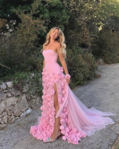 20 Dreamy Prom Dresses to Inspire You!