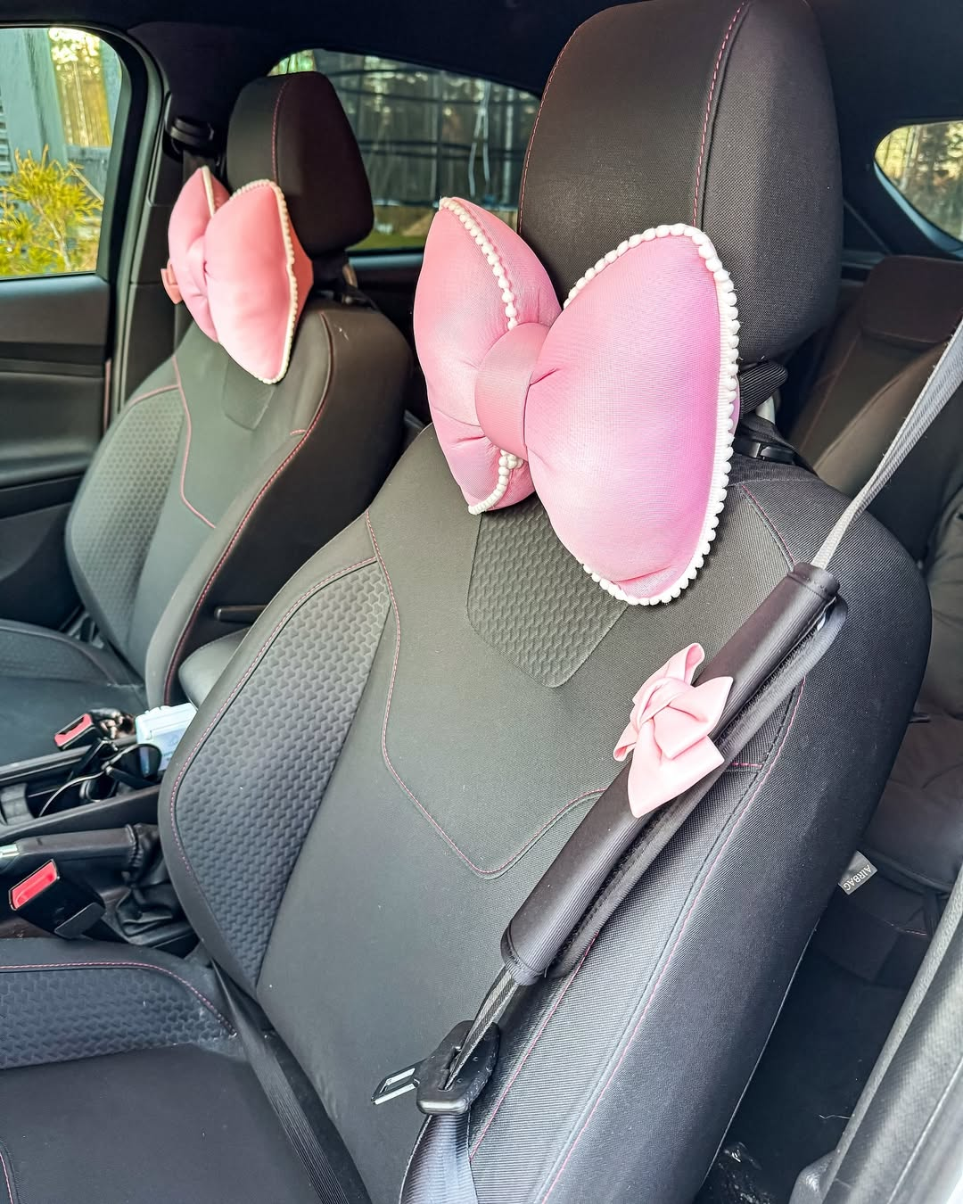Bow Cushion