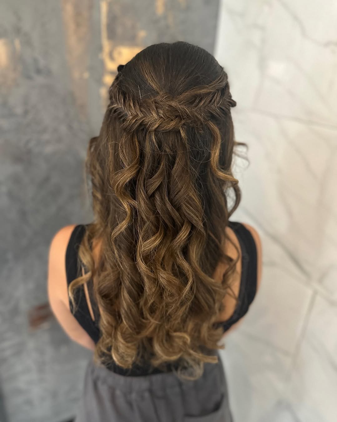 Fishtail Crown Waves