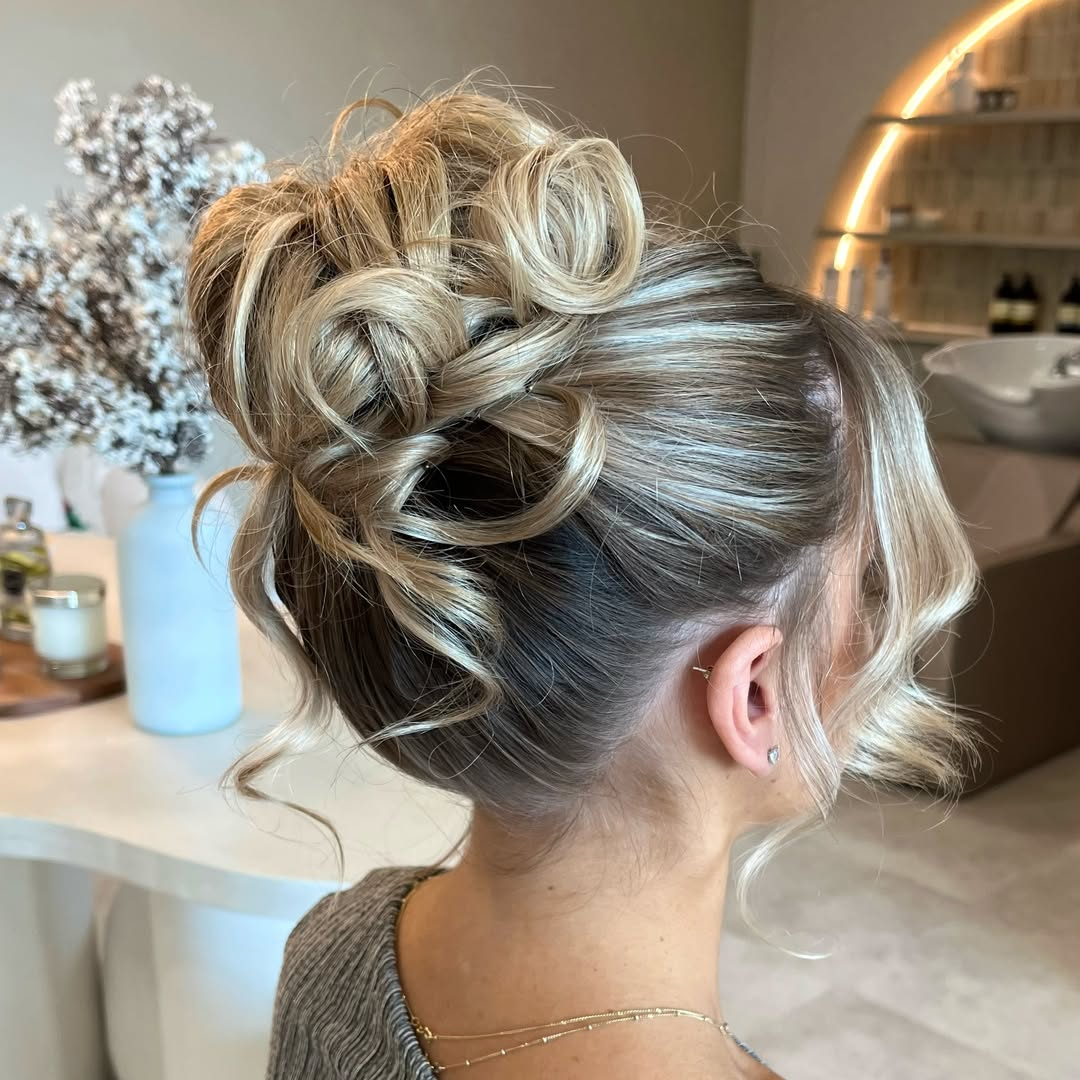 Classic Curly Bun