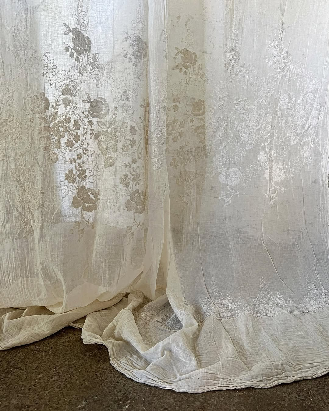 French Curtain
