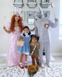 20 Spooky-Cute Family Halloween Costume Inspirations!