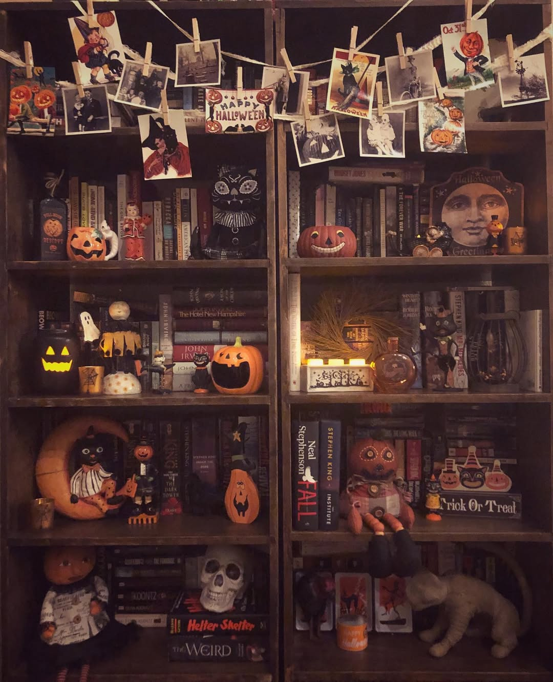 Autumn Seasonal Bookshelf Display