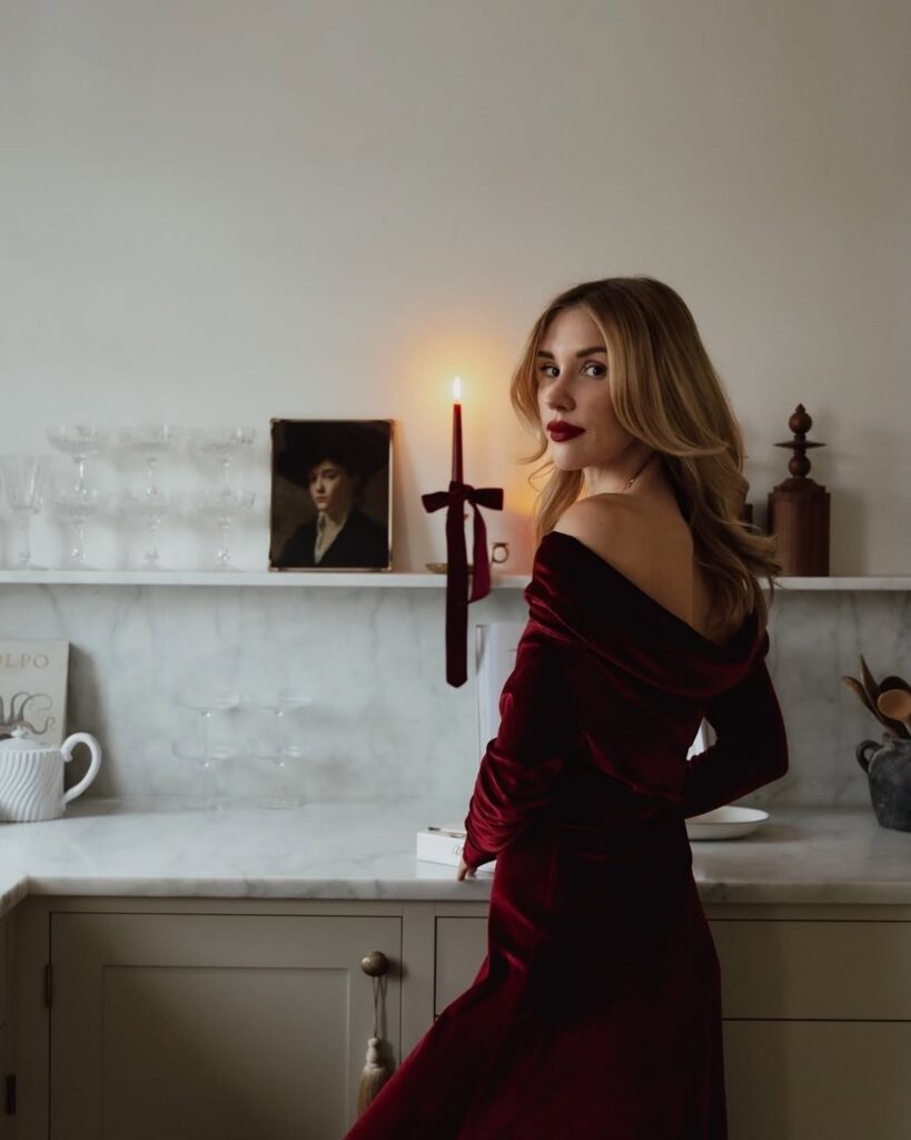 Elegant Burgundy Christmas Outfit
