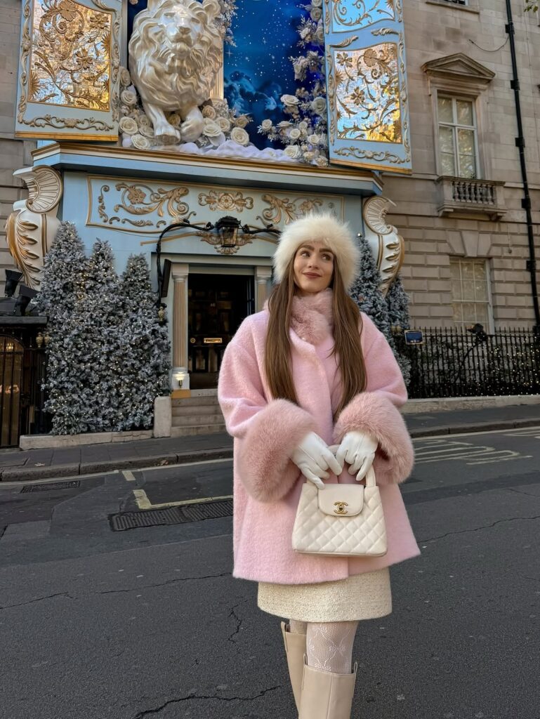 Pink Winter Christmas Outfitย