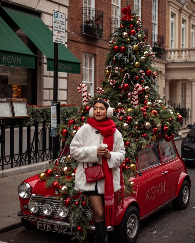 Cozy Christmas City Outfitย