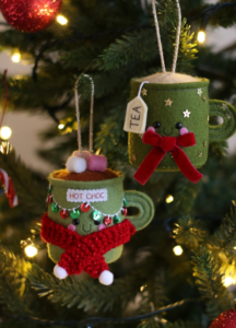 20 DIY Christmas Ornaments That Will Make Your Tree Feel Extra Special 