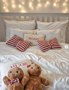 20+ Ideas For Christmas Bedroom Decor