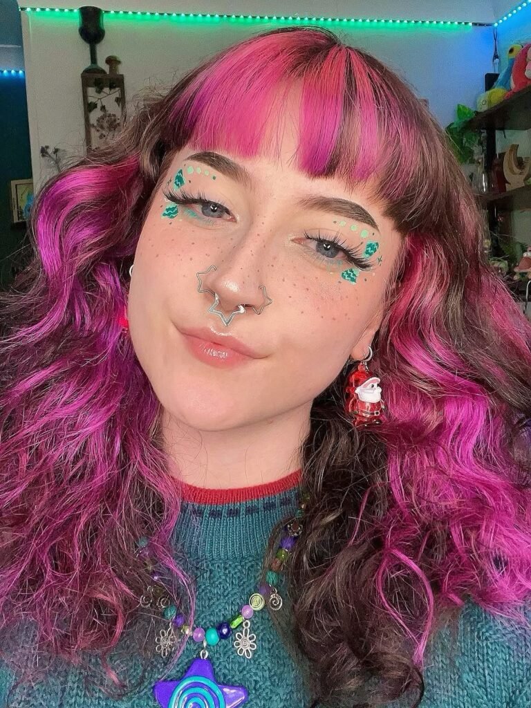 Green doodles Christmas Makeup 