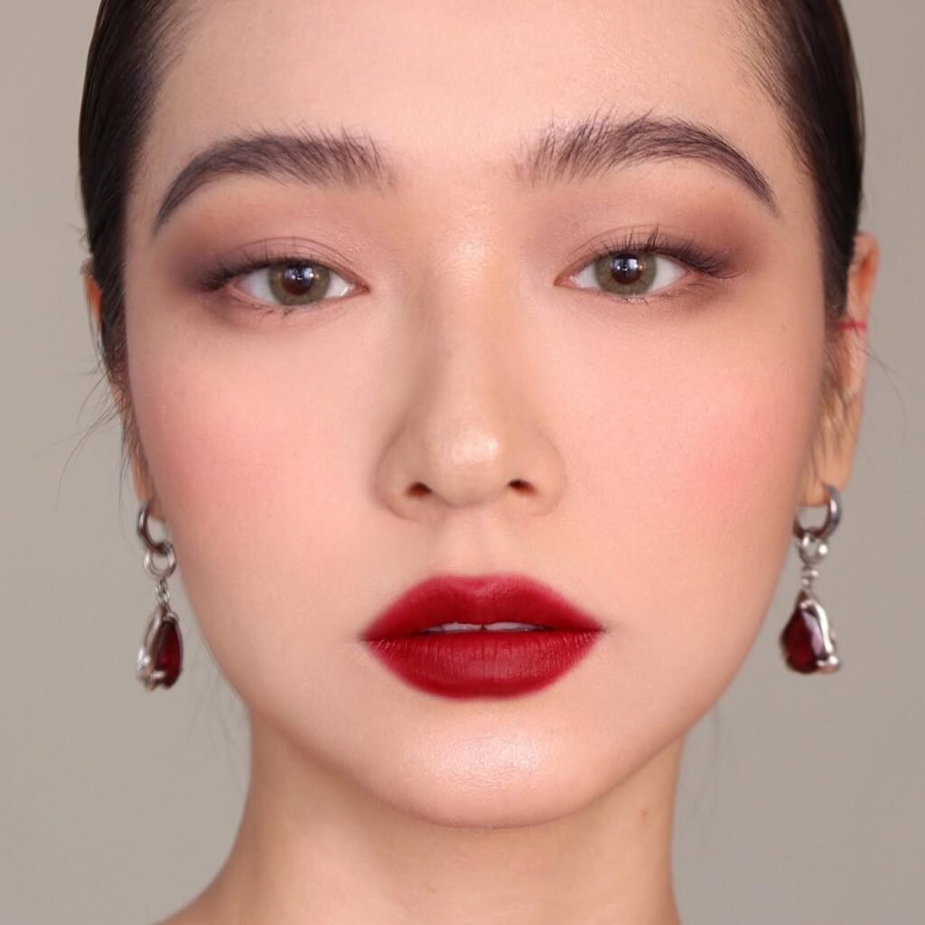 Classic Red Lip Makeup 