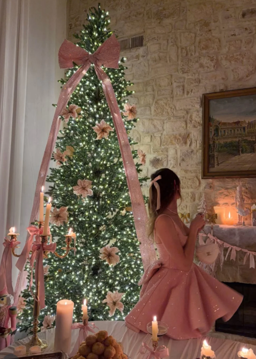 Style A Pink Bow Christmas Tree
