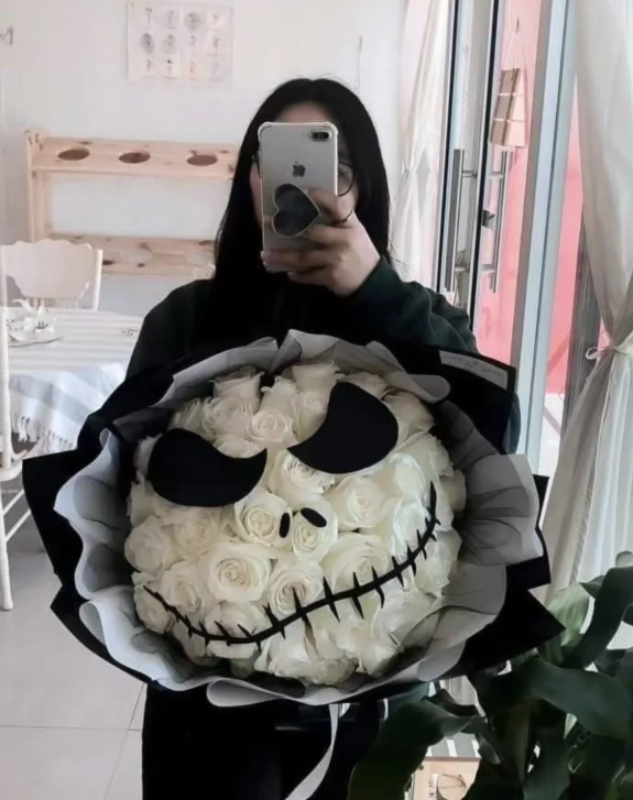 Gothic Christmas BouquetΒ