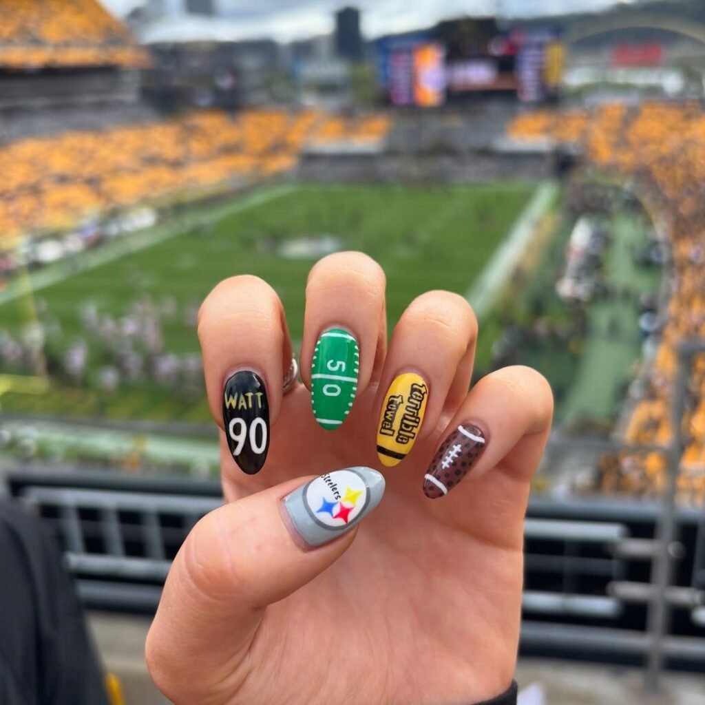 Team Spirit Football Nails 